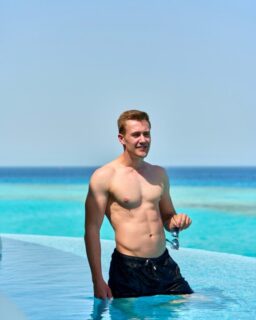 All I need is the sun and the sea 🔆🌊
#travel #travelinspo