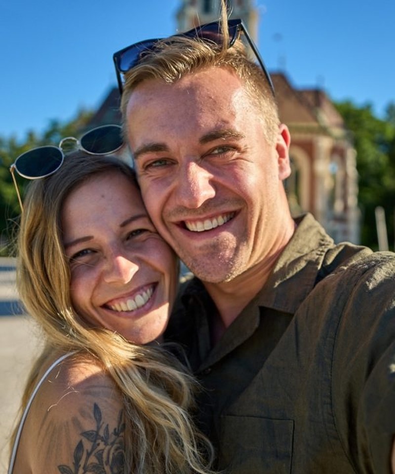 Large (A7400152_web)