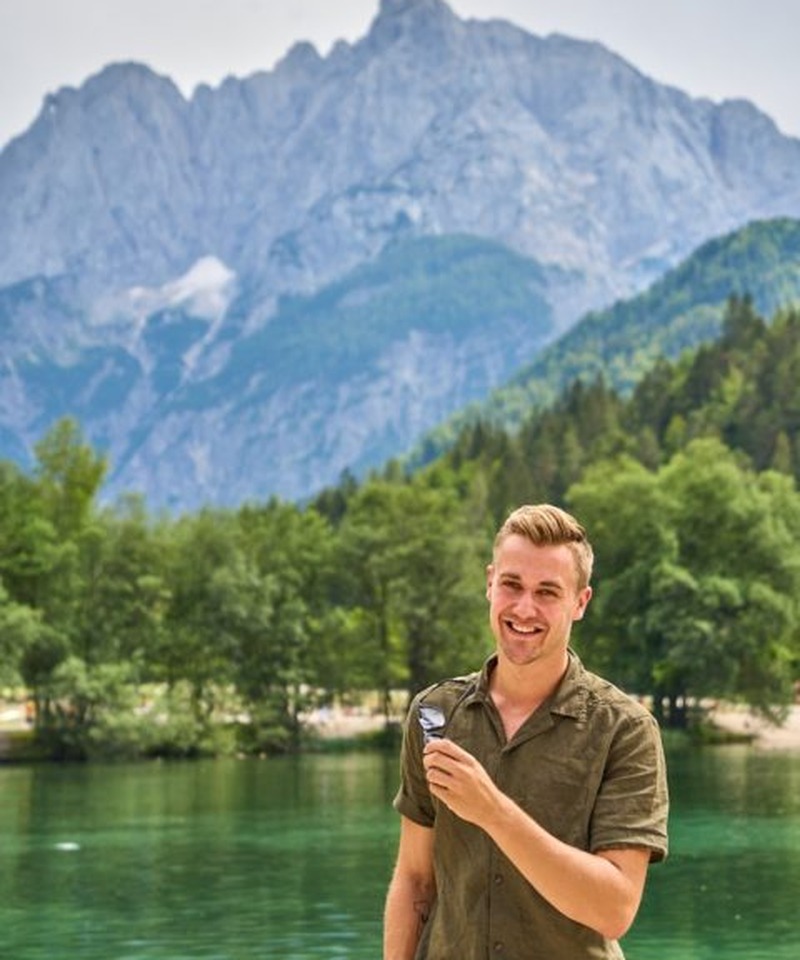 Large (A7400229_web) Large (A7400229_web)