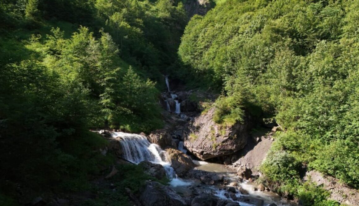 Switzerland by campervan – mountain lakes, Alpine passes & the most beautiful campsites - Photo Max Haase Travel