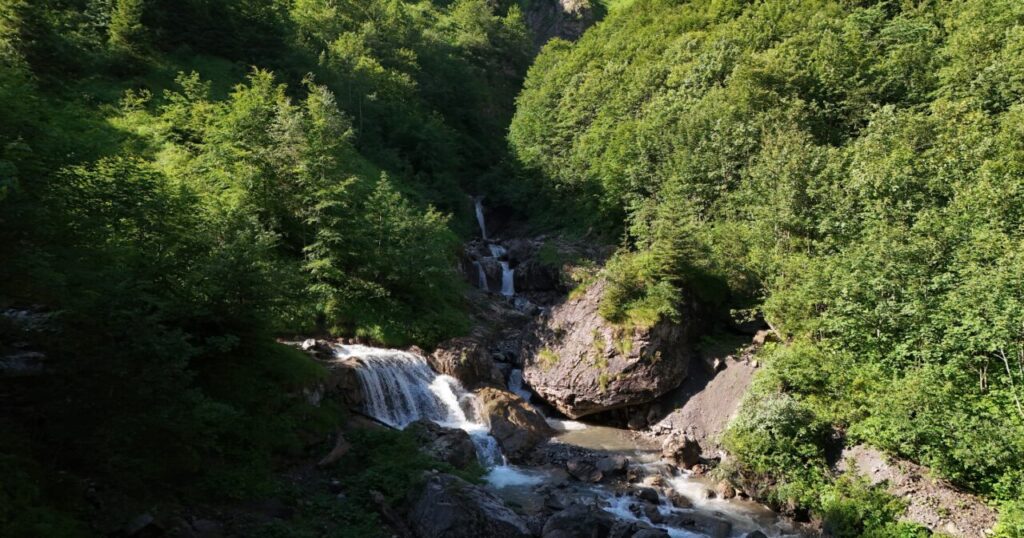 Schweiz mit dem Camper – Bergseen, Alpenpässe & die…