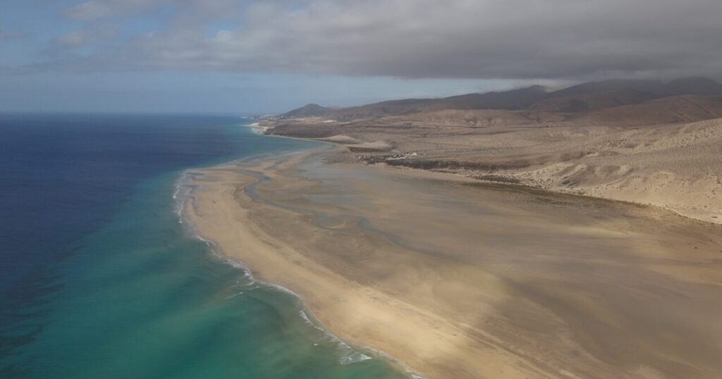 Fuerteventura Kitesurfen — Die besten Spots & Schulen