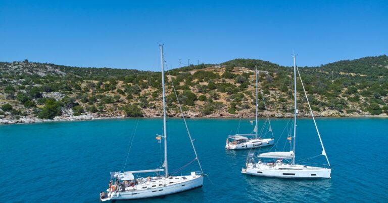 Segeln lernen: Segelschein, Grundlagen & Kosten