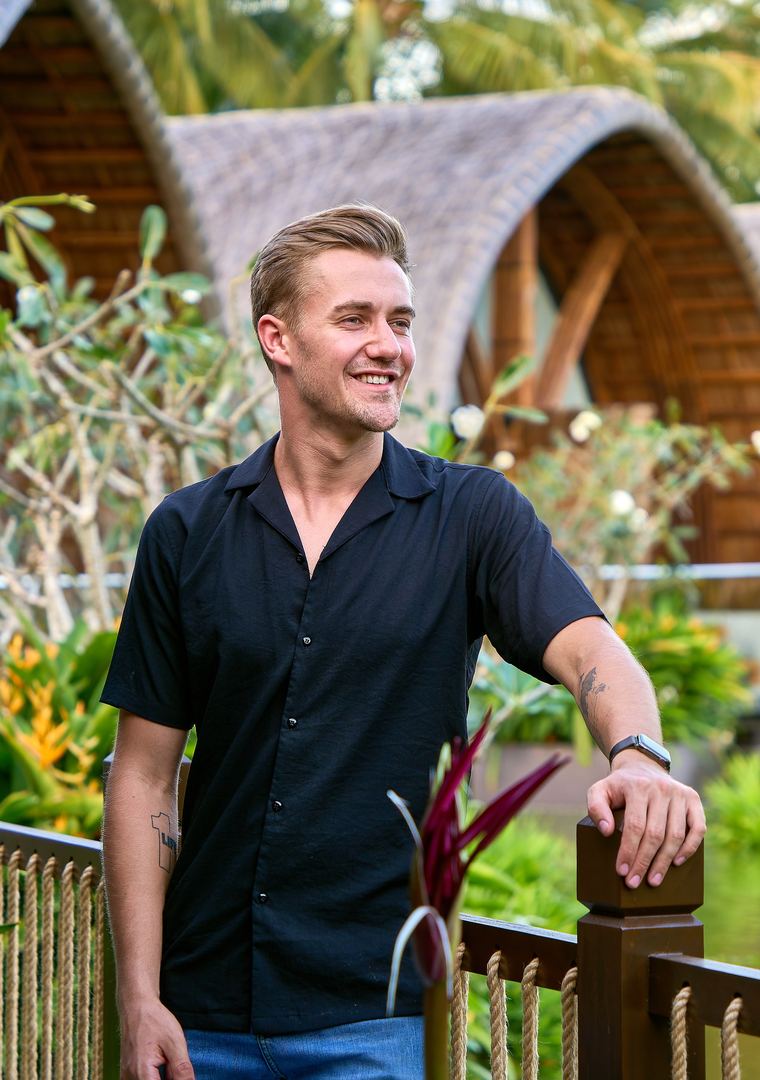 Max on location at a resort