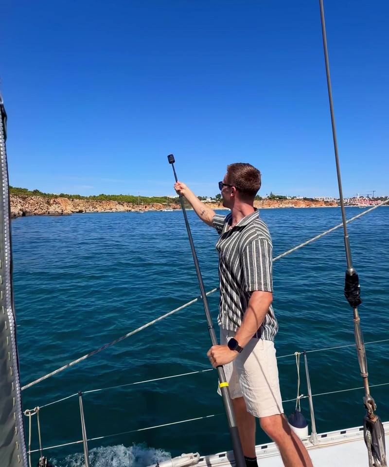 Insta360 X6 am unsichtbaren Selfie-Stick an Bord